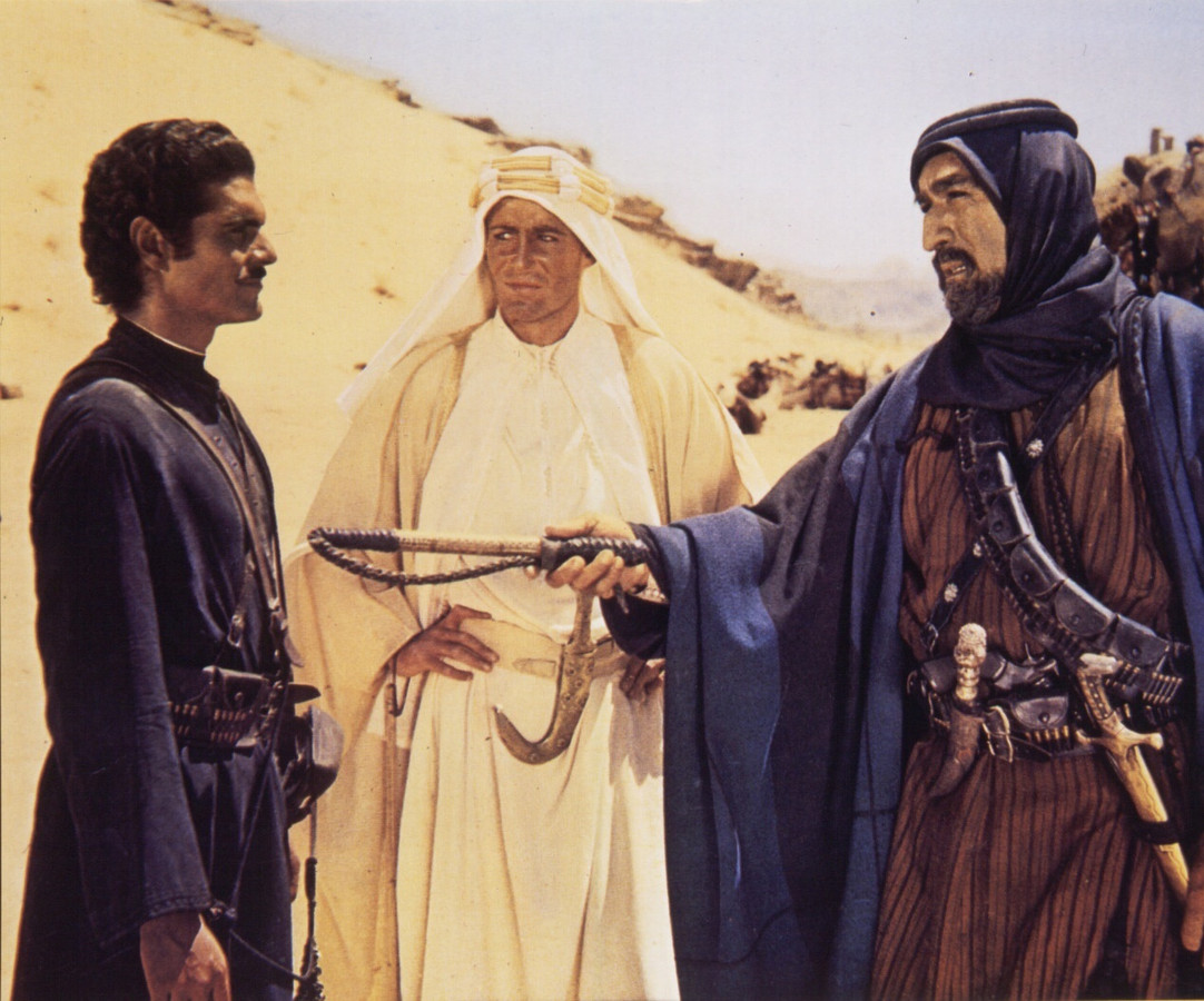 Scène uit Lawrence of Arabia met links Sharif.
