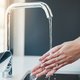 7 dingen die je nooit alleen met water mag schoonmaken