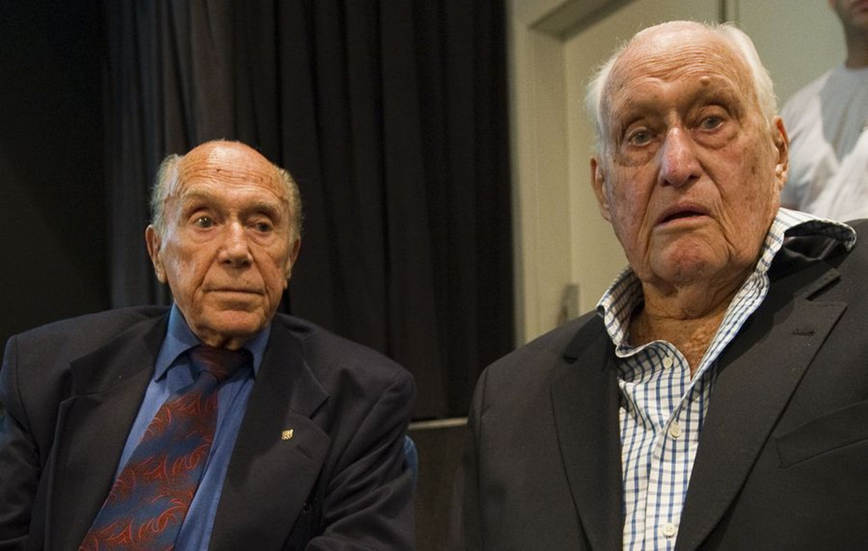 Oud-FIFA-voorzitter Havelange (rechts), eerder deze maand in gesprek met de vicevoorzitter van het Braziliaans Olympisch Comité André Richer. Beeld afp