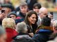 Kate Middleton rassure avec douceur un fan angoissé à l’idée de prendre un selfie avec elle