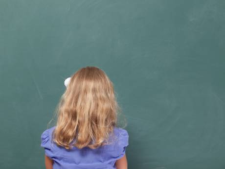 11-jarig meisje maandenlang ‘vernederd’ door Franse lerares en maakt einde aan haar leven