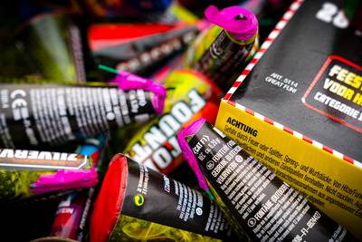 ‘Resten illegaal vuurwerk’ in kofferbak, oud-Hengeloër Sytse L. opnieuw veroordeeld voor verboden vu