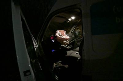 Automobilist die tijd spoorloos was na botsing aangehouden in Galder, belt aan bij huizen en weigert