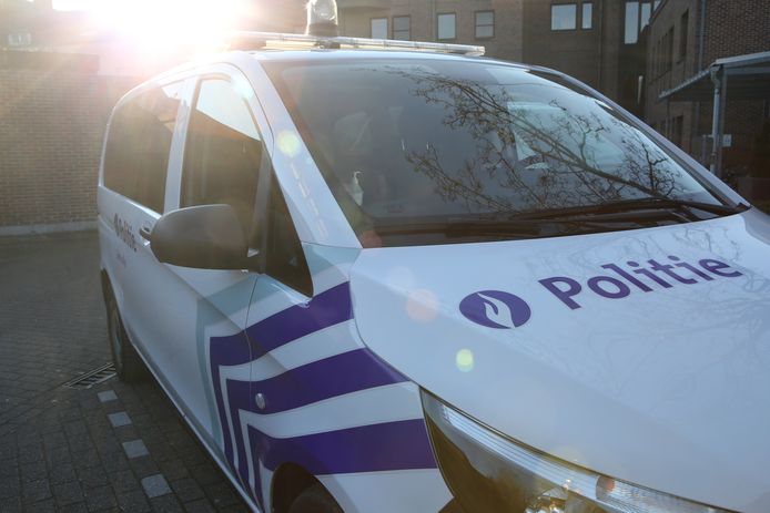 De lokale politie Demerdal-DSZ stelt een onderzoek in.
