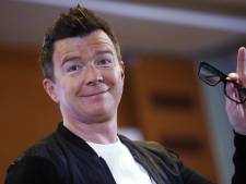 ‘Rick Astley wil miljoenen zien van rapper vanwege na-apen van zijn stem’