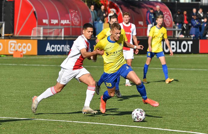 Mike Reuvers was tegen de amateurs van Ajax goed voor twee doelpunten.