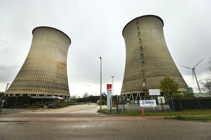 De koeltorens van de Kerncentrales van Langerlo