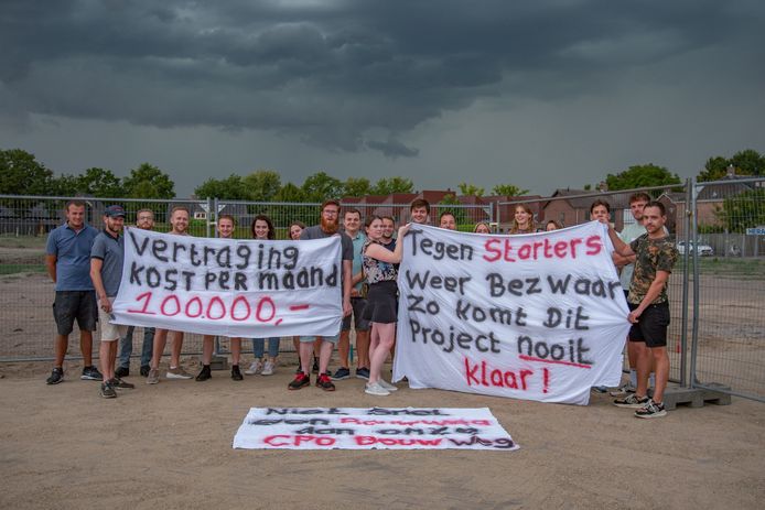 Archieffoto: Starters balen in Hilvarenbeek van vertraging van de bouw van hun woningen in het plan Gelderakkers door bezwaren van omwonenden.