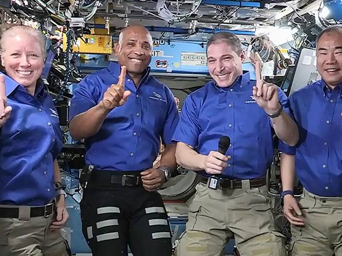 Vier astronauten geland op aarde na zes maanden in het ISS