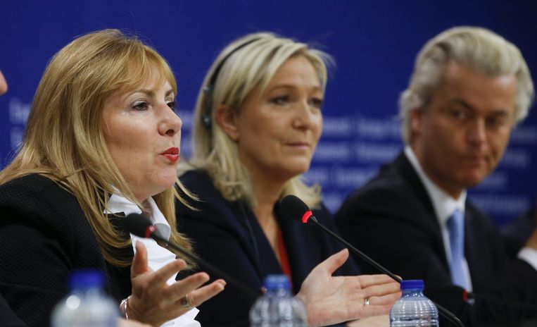 Marine Le Pen (links), Janice Atkinson (midden) en Geert Wilders in Brussel. Beeld anp