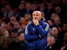 Interne onrust en scheve verhoudingen houden Ajax in greep voor beoogde inhaalrace 