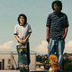 Mid90s is een sterk regiedebuut voor Jonah Hill, die op kundige wijze de clichés van het volwassenwordingsgenre weet te omzeilen (vier sterren)