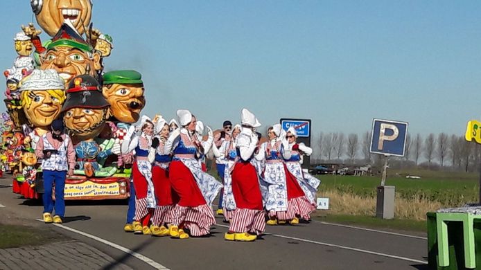 De carnavalsoptocht in Clinge.