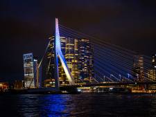 Flinke file door storing slagbomen van Erasmusbrug