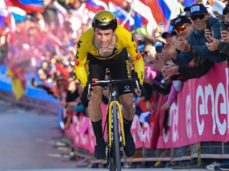 Pech deert Primoz Roglic niet: kopman Jumbo-Visma rijdt Geraint Thomas uit roze in zinderende klimtijdrit en gaat Giro d’Italia winnen