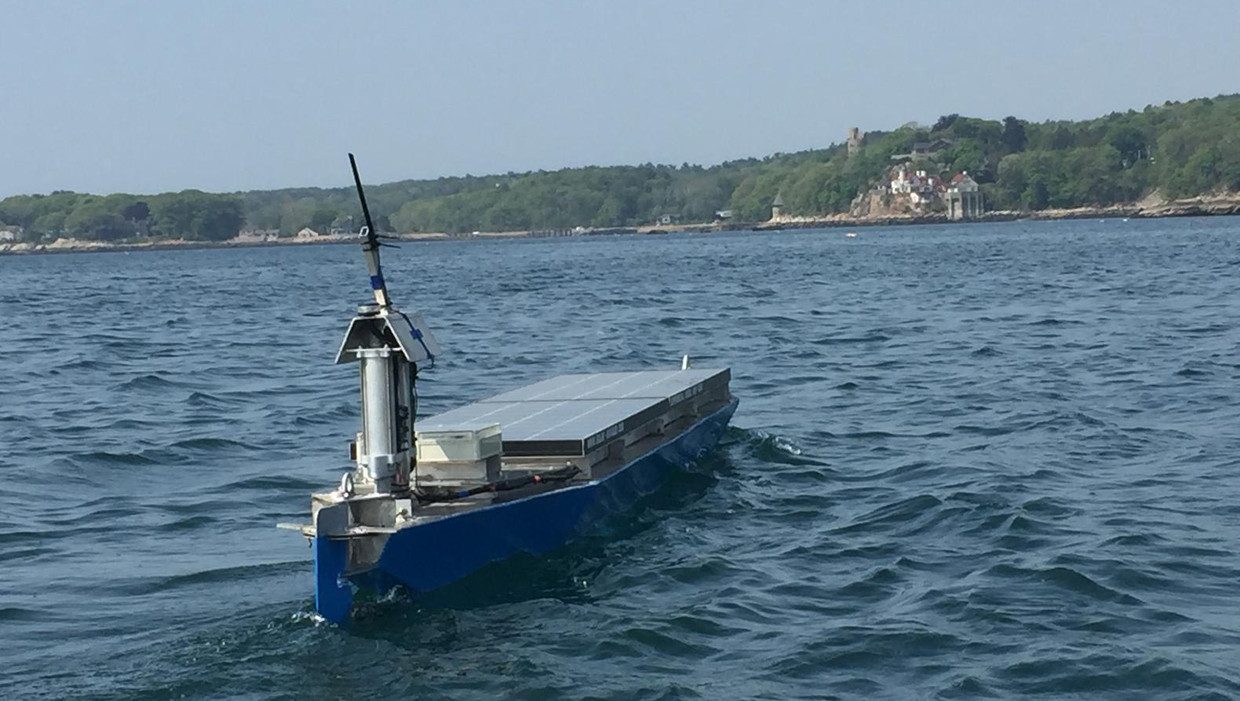 De Solar Voyager, een 'oceeanstomer' op zonne-energie van welgeteld vier meter. Beeld Solar Voyager