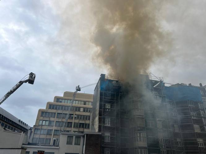 Brand in gebouw in de Belliardstraat: “Veel verkeershinder verwacht”