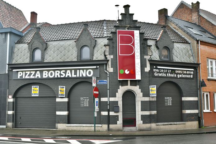 Pizza Borsalino in Wervik staat te koop en bevindt zich op de hoek van de Duivenstraat en Lege Kruisse