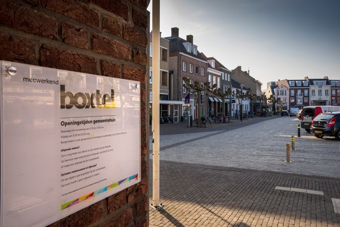 SERIE/AFGEKOCHT MEI 2021Nederland,  Boxtel, de markt met zicht op het gemeentehuisSERIE/AFGEKOCHTSerie/Afgekocht