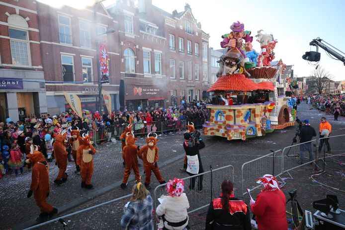 Optocht op de Markt in Roosendaal.