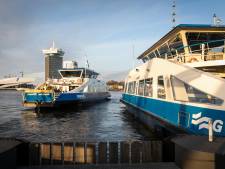 Corona maakt van het IJ weer een obstakel: pont en ov voldoen niet