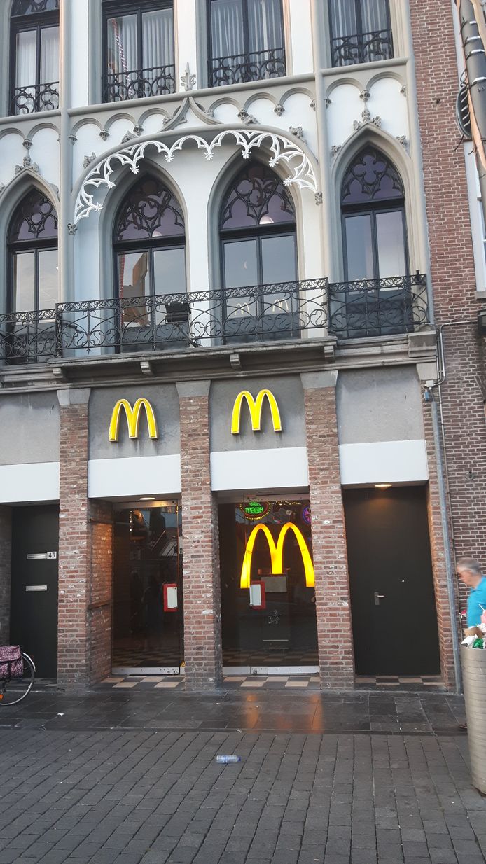 Dag grote gele M de Mac op de Bossche Markt is definitief dicht