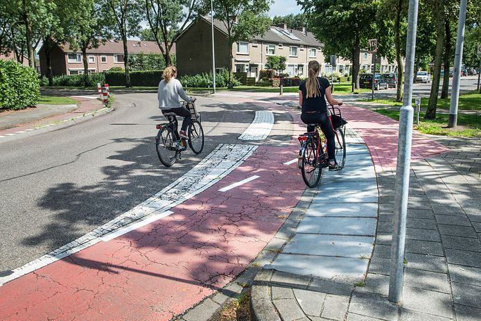De Zeggelaan is een belangrijke weg voor Terheijden, maar zeker niet de veiligste voor fietsers en voetgangers. Daar gaat volgend jaar verandering in komen.