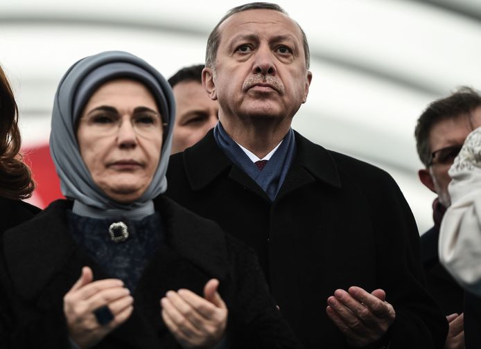 De Turkse president Recep Tayyip Erdogan met zijn echtgenote.