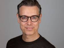 Hij begint zich een beetje zorgen te maken over zijn erectieprobleem