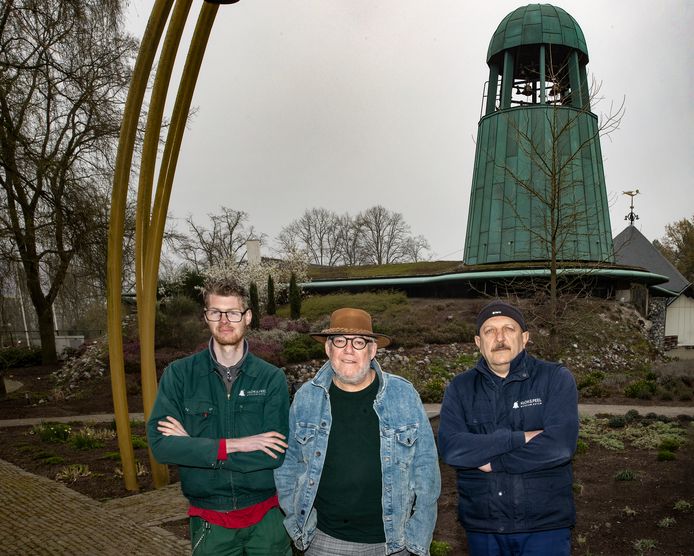 René Bok, Wim Austen en Esmail Khoshnaghsh (v.l.n.r.) zijn via Senzer gedetacheerd bij Museum Klok & Peel in Asten.