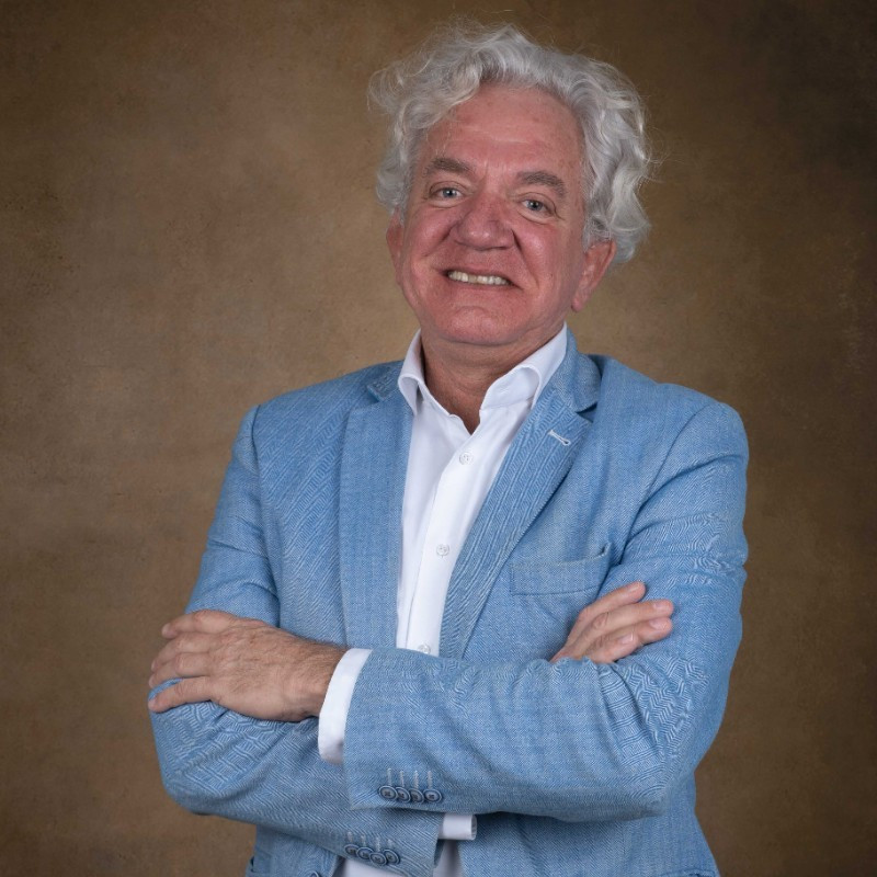 Buurtpastor Henk-Jos (41) brengt elke week gratis boodschappen bij ...