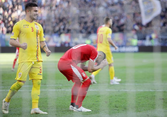 Dusan Tadic baalt na zijn gemiste penalty.