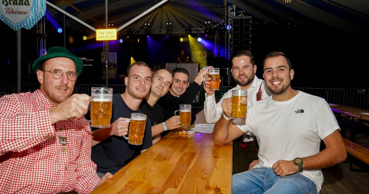 Proosten op uitverkocht Oktoberfest in Graauw