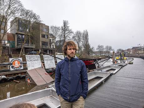 Stadsgracht slokt hele bedrijf van Mark op, zelf springt hij net op tijd weg