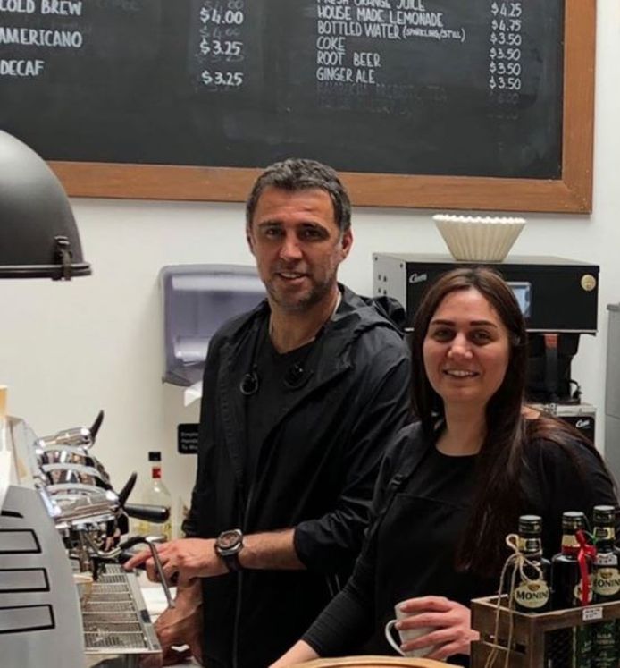 Sükür opende met zijn vrouw initieel een koffiebar in Californië.