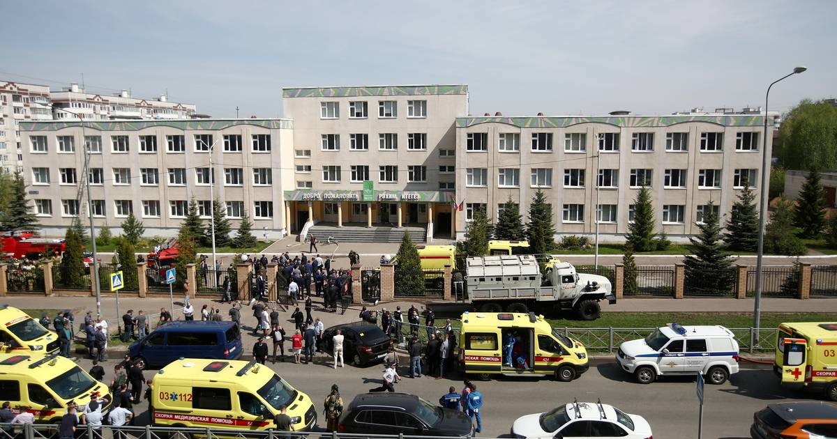 Leraar en zeven leerlingen dood bij schietpartij op school