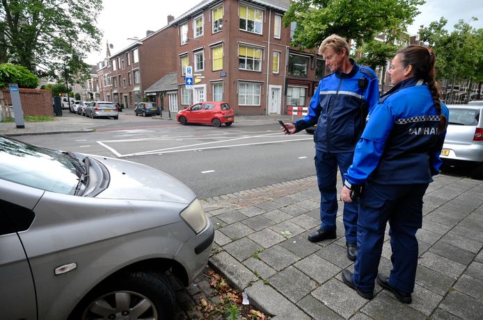 Het gebied waar parkeerregulering van kracht is, kan straks een stuk groter worden in Dordrecht.