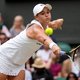 Met golfclub of tennisracket, Barty dicteert de wet