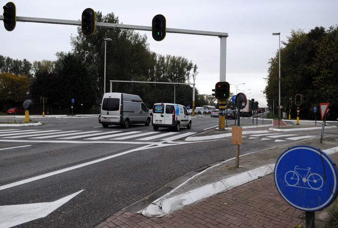 kruispunt N60 thv dorp Eke