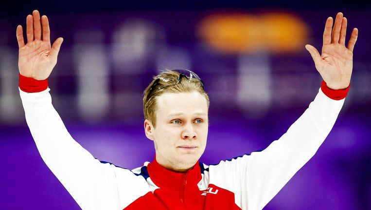 De Noor Håvard Lorentzen op het podium na het winnen van de 500 meter schaatsen in de Gangneung Oval tijdens de Olympische Winterspelen van Pyeongchang. Beeld anp