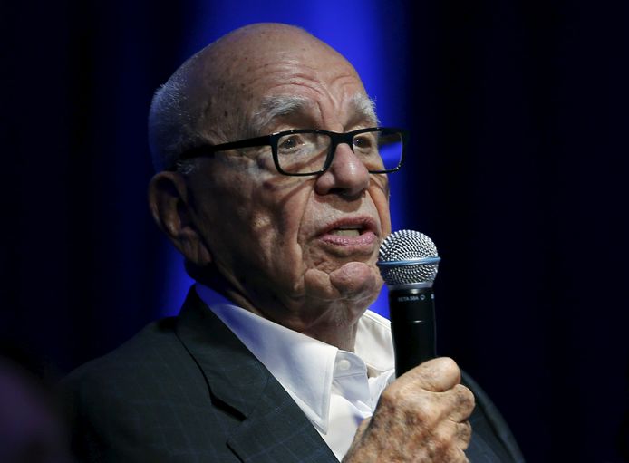 FILE PHOTO: Rupert Murdoch, Executive Chairman of News Corp and 21st Century Fox, takes part as a judge during a global start up showcase at the Wall Street Journal Digital Live (WSJDLive) conference at the Montage hotel in Laguna Beach, California, October 20, 2015. REUTERS/Mike Blake/File Photo