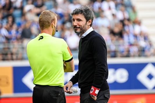 Mark van Bommel (r).