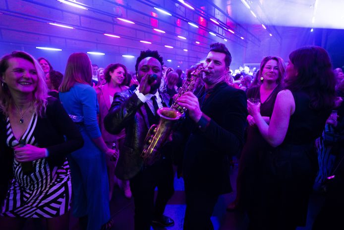Muziek tijdens het Boekenbal in het Internationaal Theater Amsterdam, het traditionele openingsbal op de vooravond van de Boekenweek.