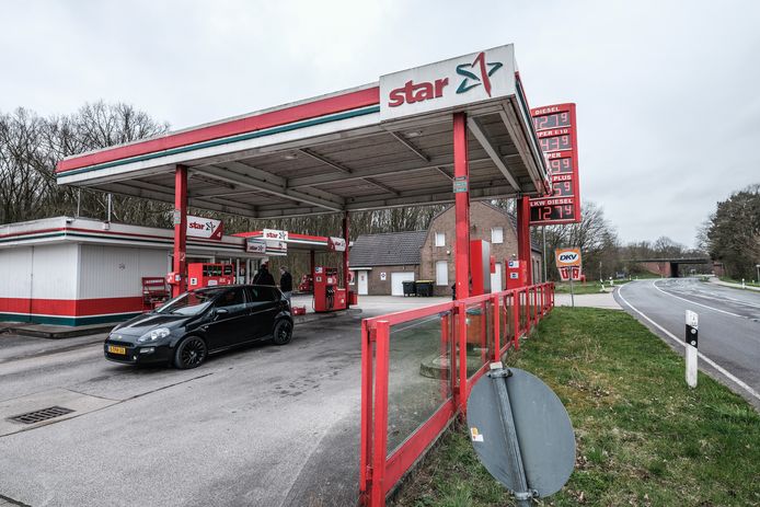 Even snel tanken in Duitsland is er vanaf dinsdag niet meer bij zonder negatieve coronatest.