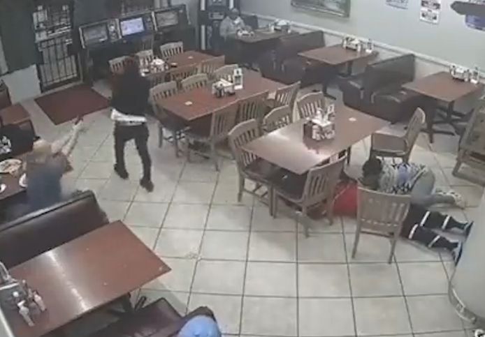 Restaurantbezoeker schiet overvaller dood