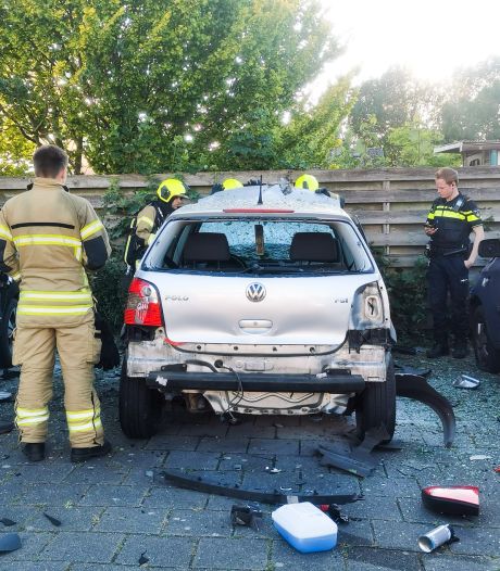 Auto in Zwijndrecht total loss door ontploffing: politie doet onderzoek naar oorzaak