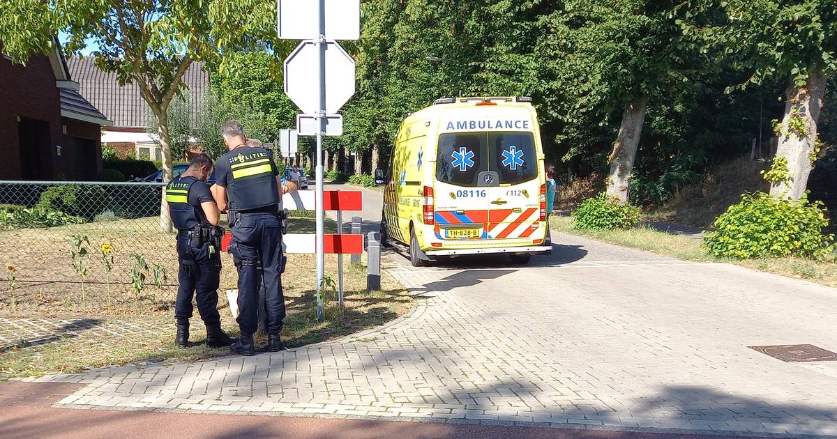 Fietsster gewond door aanrijding met auto op snelfietspad in Molenhoek.