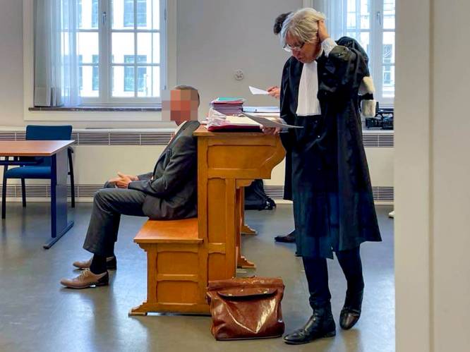 Politiebaas ontkent dat er afgeluisterd werd in commissariaat: “Ik wilde komaf maken met profiteurs binnen het korps en daar heeft men mij nu op afgerekend”