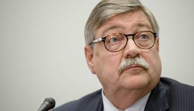 Willibrord van Beek tijdelijk burgemeester Gennep, gouverneur hoopt nu op ‘rust en vertrouwen’