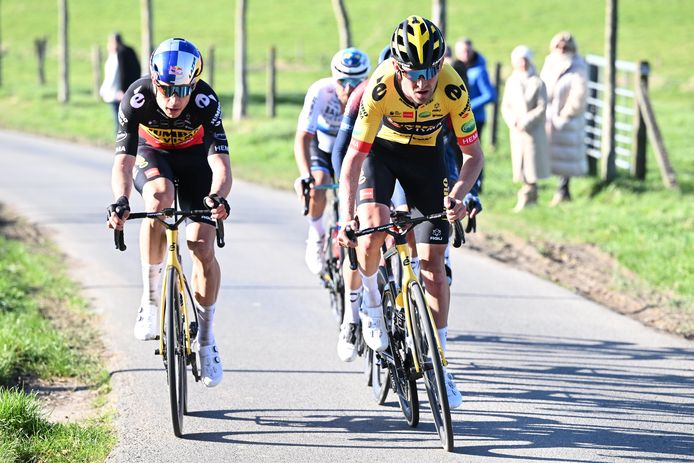 Tiesj Benoot (rechts) vormde ook al in de klassiekers een topduo met Wout van Aert (links).